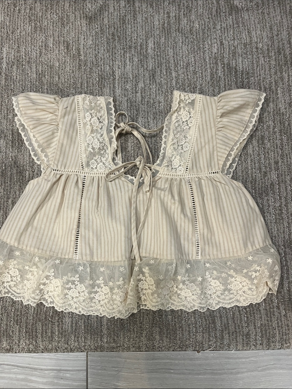 Cream Lace-Trim Flutter Sleeve Blouse with Tie Back size small